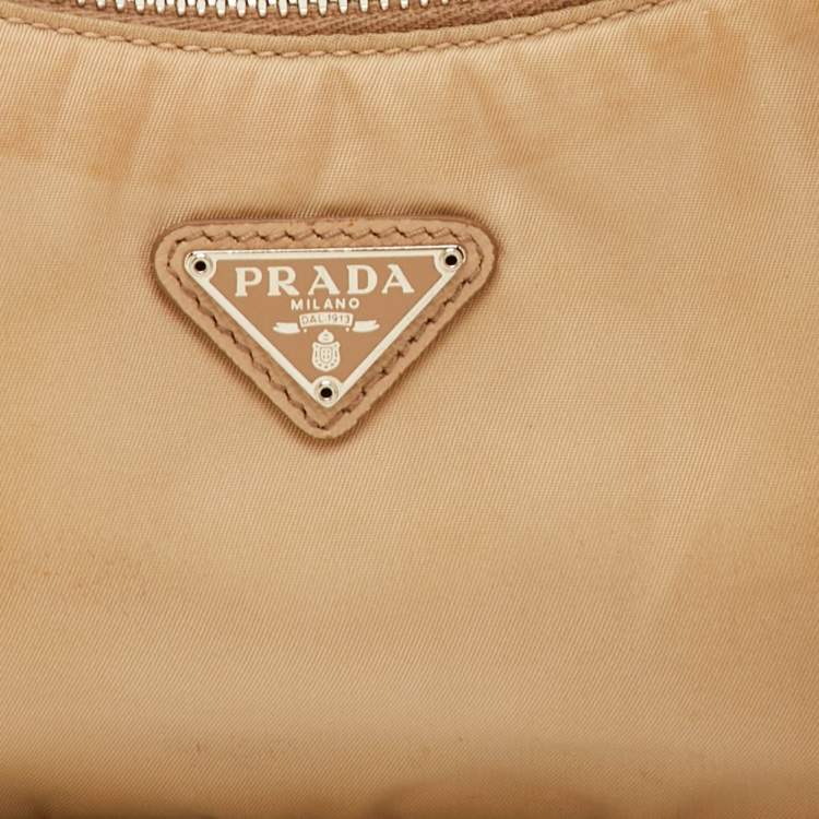 Pre Owned Prada Re-Edition 2005 Beige Nylon Shoulder Bag