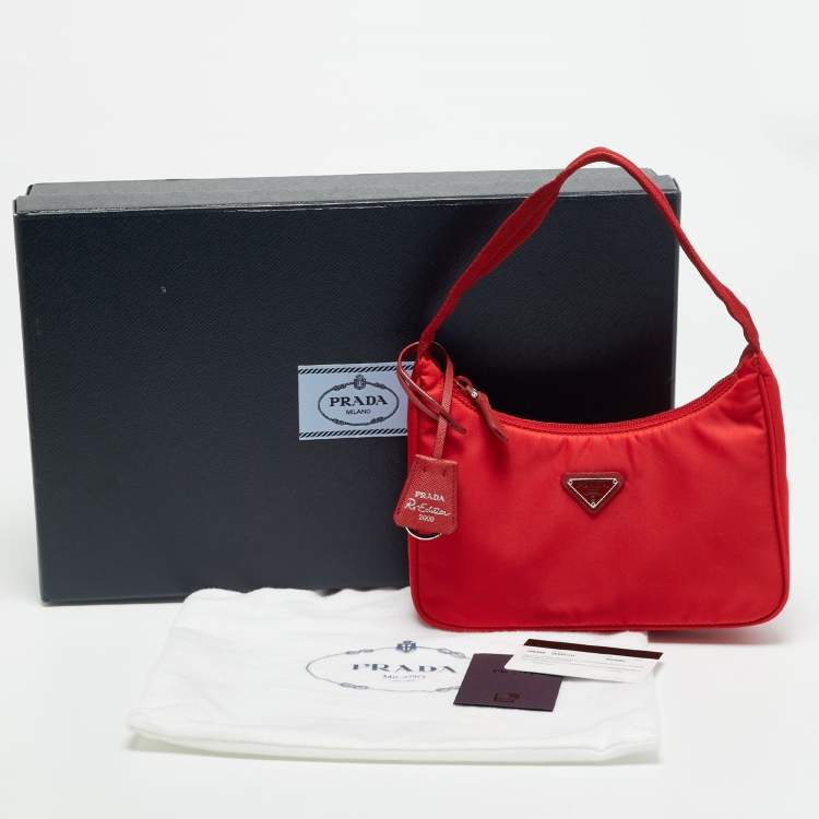 Pre Owned Prada Re-Edition 2000 Red Nylon Shoulder Bag