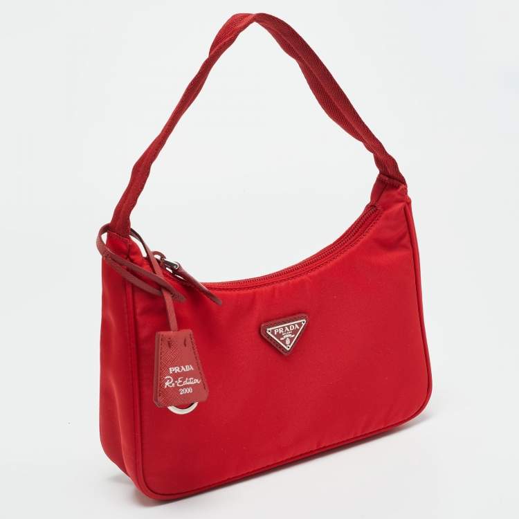 Pre Owned Prada Re-Edition 2000 Red Nylon Shoulder Bag