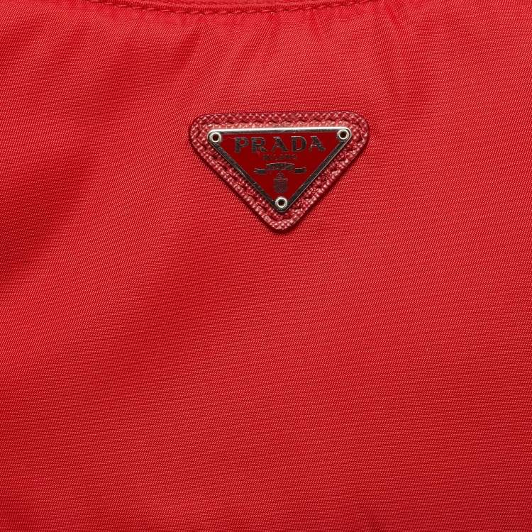 Pre Owned Prada Re-Edition 2000 Red Nylon Shoulder Bag