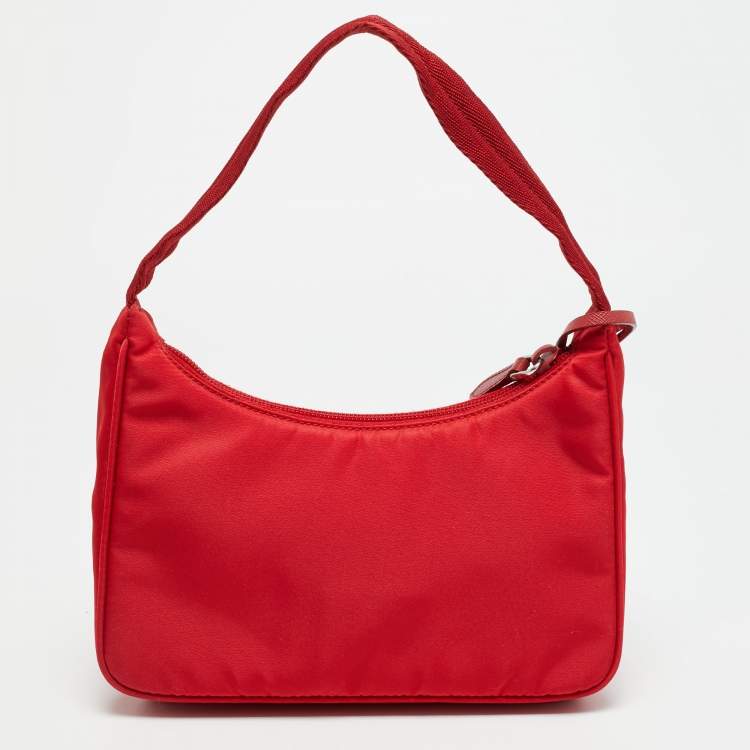 Pre Owned Prada Re-Edition 2000 Red Nylon Shoulder Bag