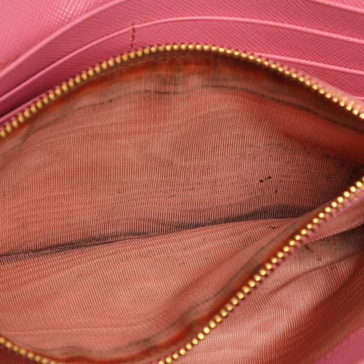 مملوكة مسبقًا Prada Pink Saffiano Leather Wallets