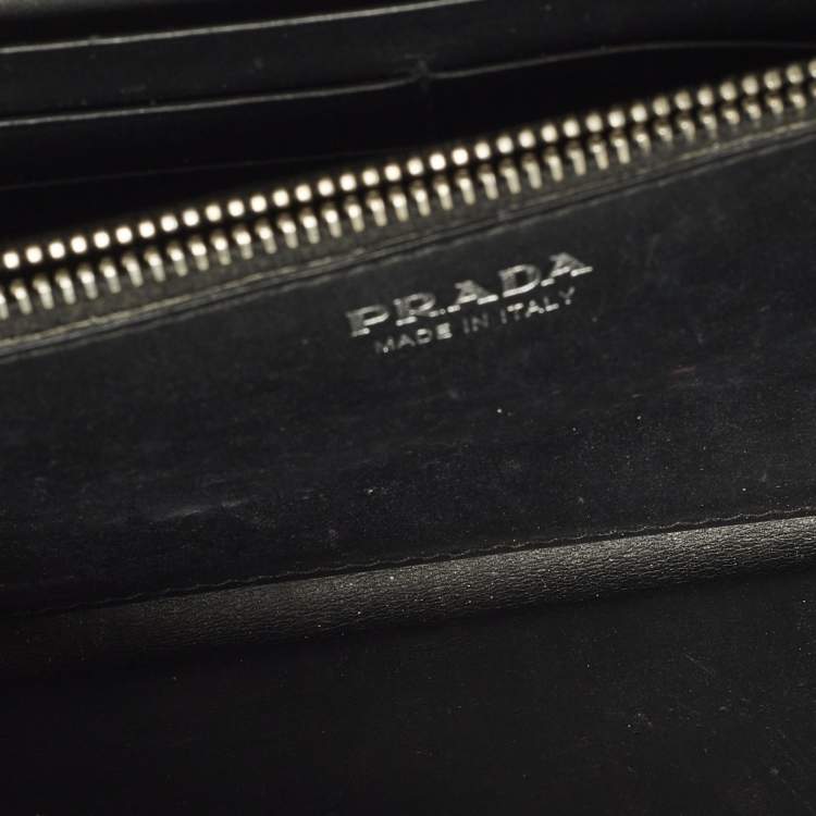 Pre Owned Prada Black Snakeskin Leather Strap Clutch