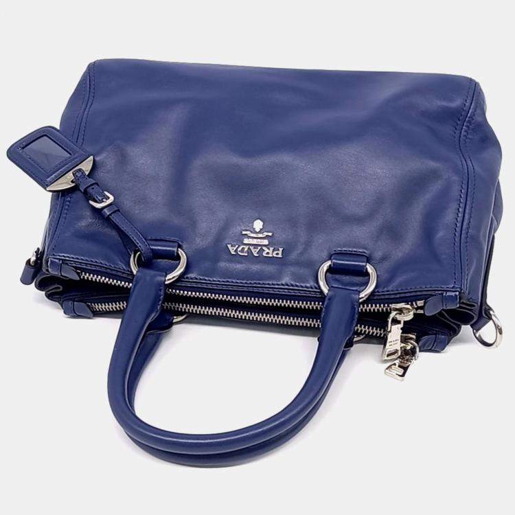 مملوكة مسبقًا Prada Blue Leather tote and shoulder bag