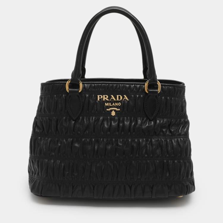 مملوكة مسبقًا Prada Black Nappa Gaufre Leather Tote
