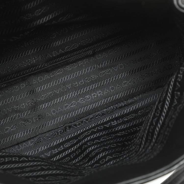 مملوكة مسبقًا Prada Black Nappa Gaufre Leather Tote