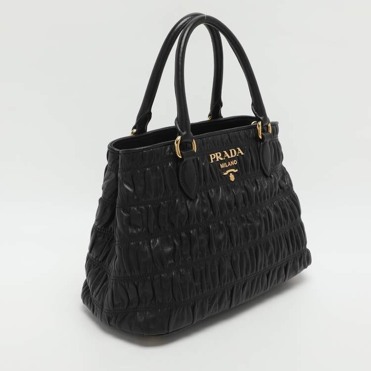 مملوكة مسبقًا Prada Black Nappa Gaufre Leather Tote