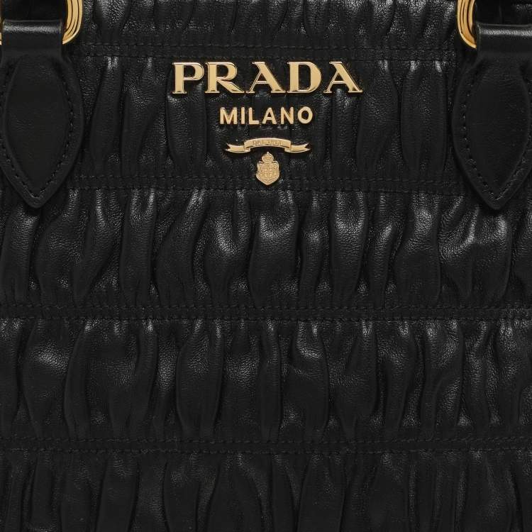 مملوكة مسبقًا Prada Black Nappa Gaufre Leather Tote