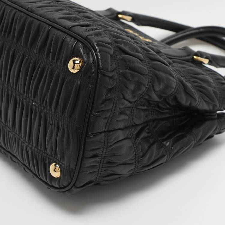 مملوكة مسبقًا Prada Black Nappa Gaufre Leather Tote
