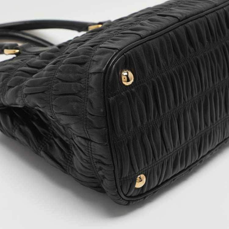مملوكة مسبقًا Prada Black Nappa Gaufre Leather Tote