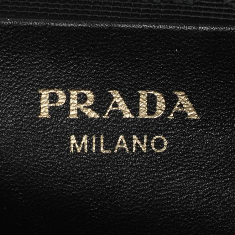 مملوكة مسبقًا Prada Black Nappa Gaufre Leather Tote