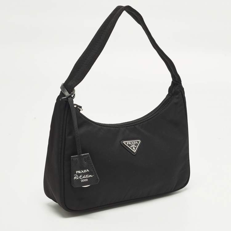 Pre Owned Prada Re-Edition 2000 Black Nylon Shoulder Bag