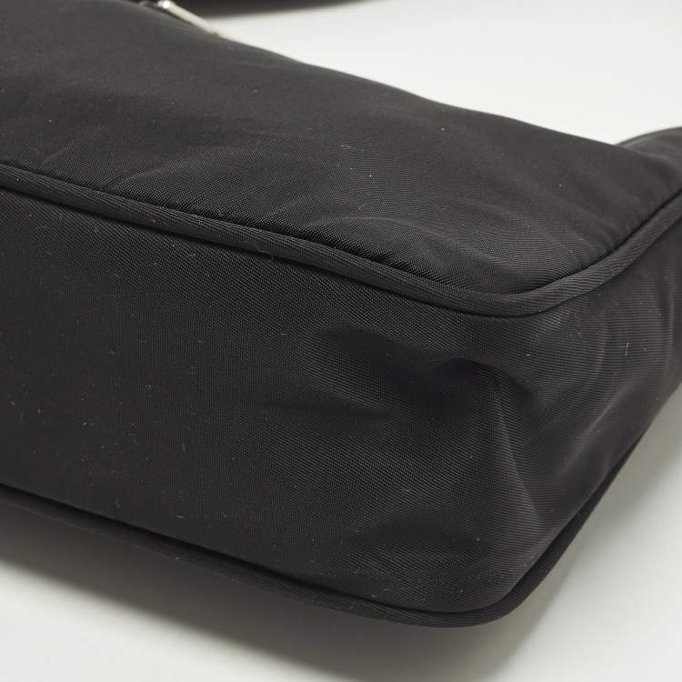 Pre Owned Prada Re-Edition 2000 Black Nylon Shoulder Bag