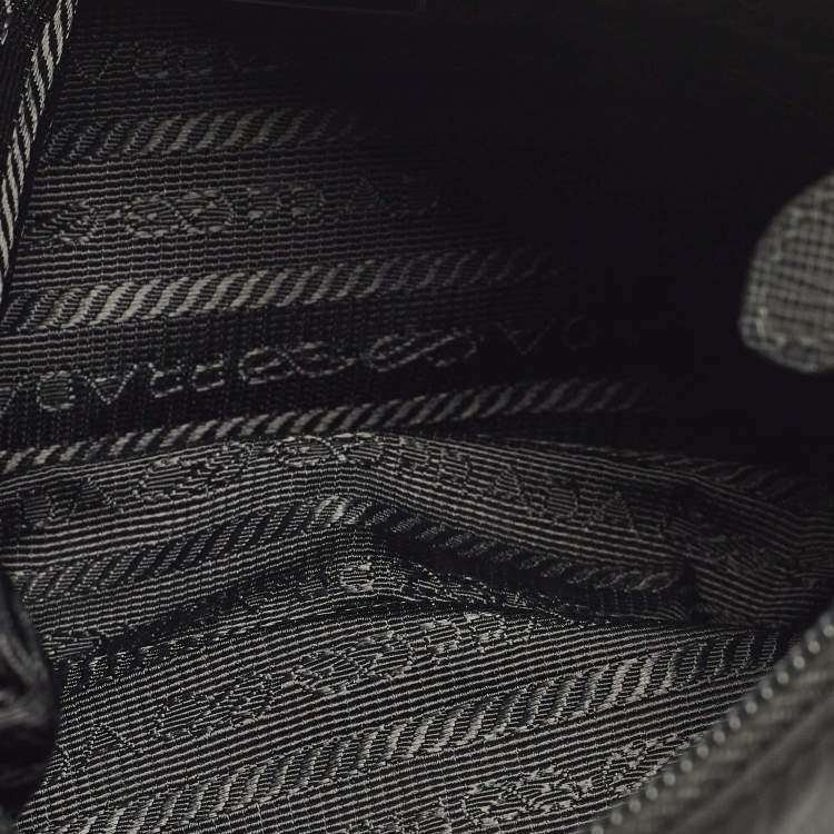 Pre Owned Prada Re-Edition 2000 Black Nylon Shoulder Bag