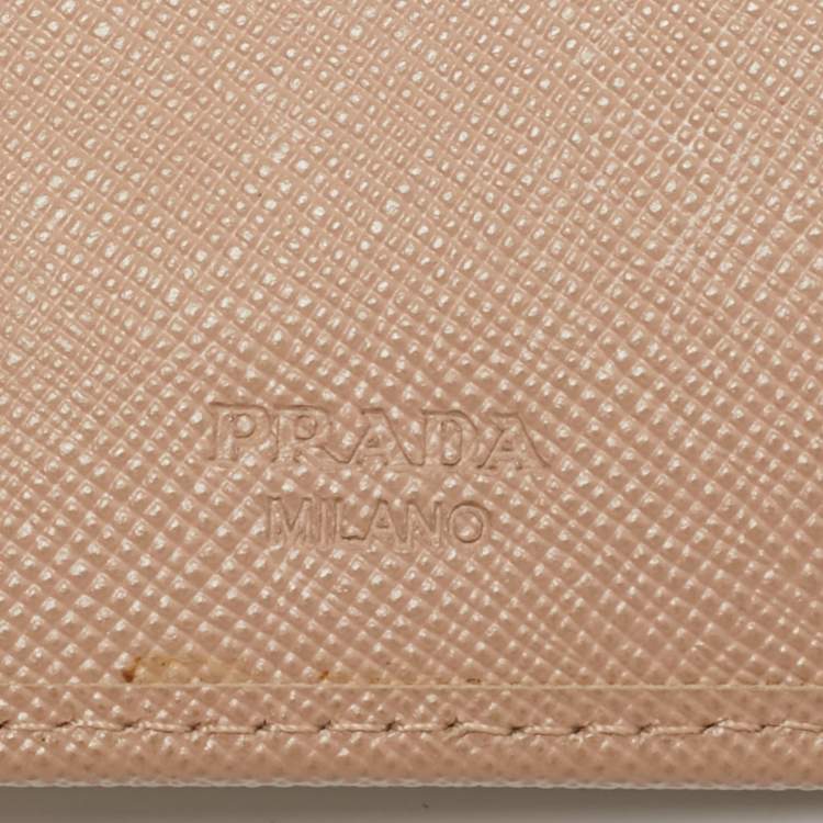 مملوكة مسبقًا Prada Beige Saffiano Leather Flap French Wallet