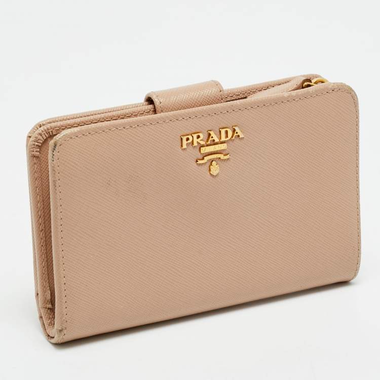 مملوكة مسبقًا Prada Beige Saffiano Leather Flap French Wallet