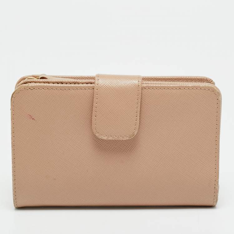 مملوكة مسبقًا Prada Beige Saffiano Leather Flap French Wallet