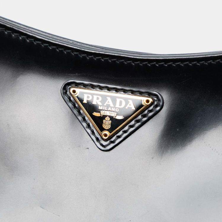 مملوكة مسبقًا Prada Black Leather Chain Shoulder Bag