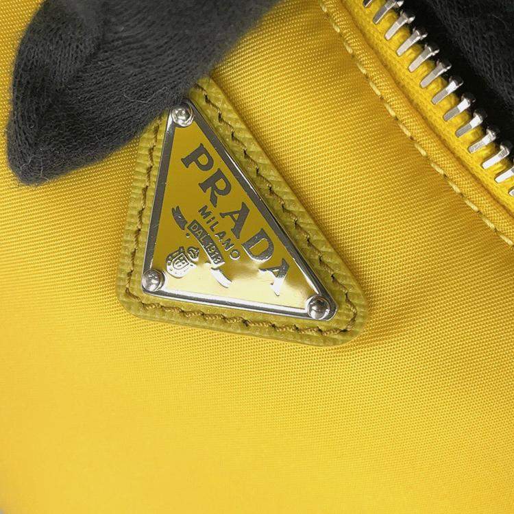 مملوكة مسبقًا Prada Re-Edition 2005 Re-Nylon Shoulder Bag Yellow Nylon Leather