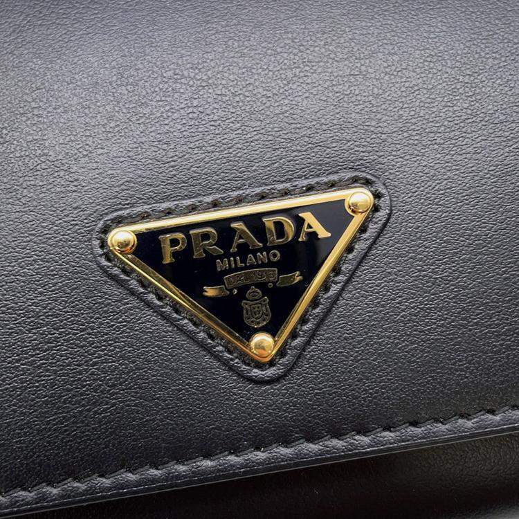 Pre Owned Prada Wallet With Shoulder Strap Black Leather