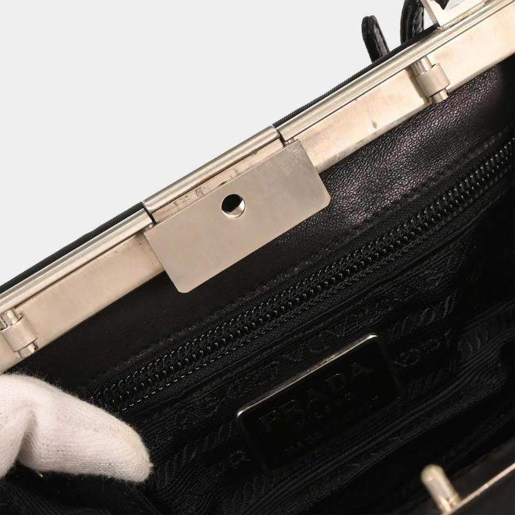 مملوكة مسبقًا Prada Black Nylon Shoulder Bag