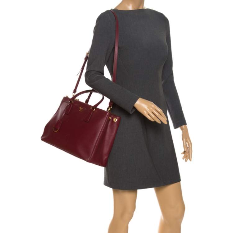 Pre Owned Prada Red Saffiano Lux Leather Medium Galleria Double Zip Tote