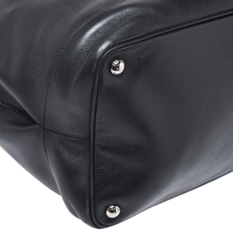 Pre Owned Prada Black Leather Drawstring Bucket Bag