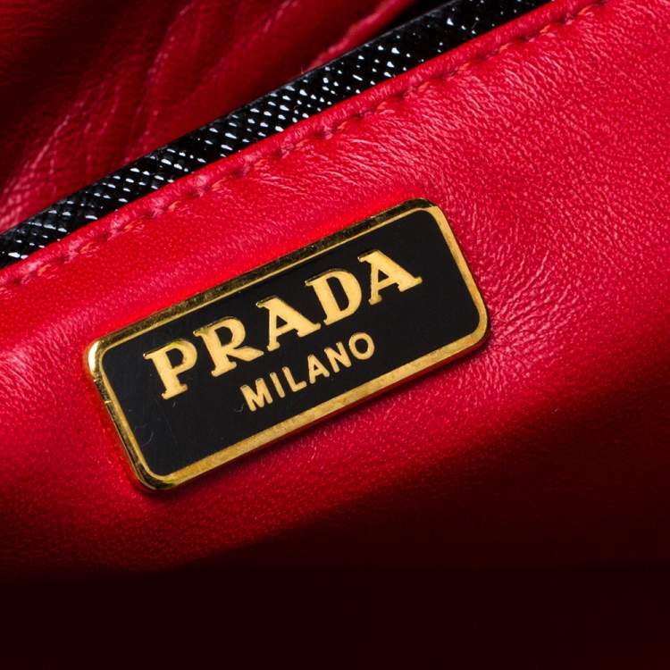 Pre Owned Prada Black Saffiano Vernice Flower Clutch