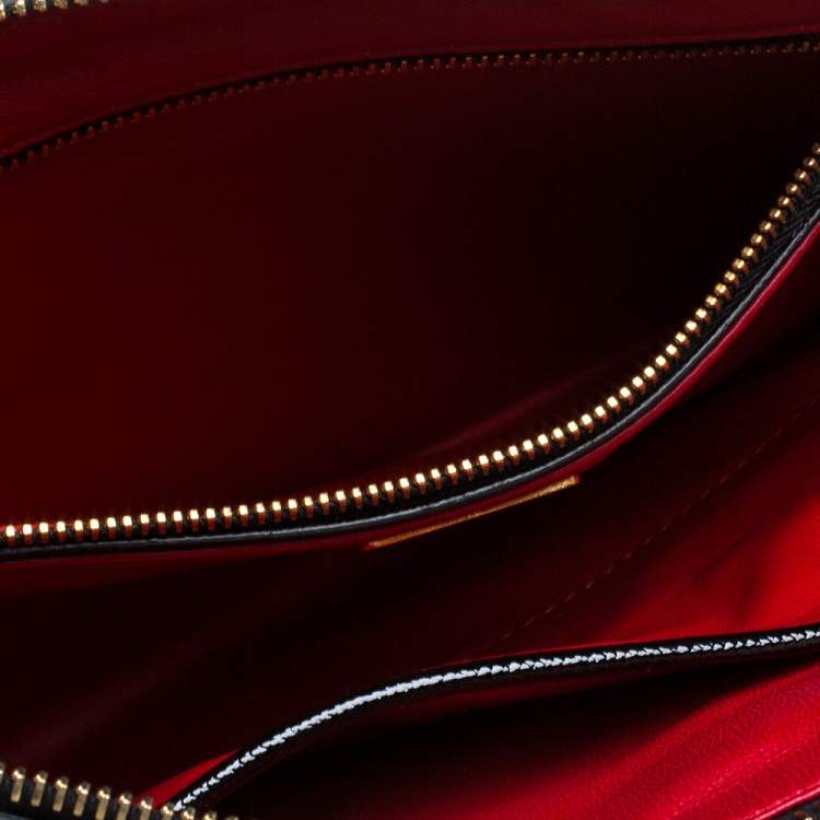 Pre Owned Prada Black Saffiano Vernice Flower Clutch