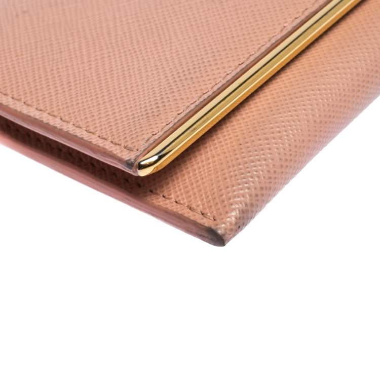مملوكة مسبقًا Prada Light Pink Saffiano Lux Leather Metal Flap Card Holder