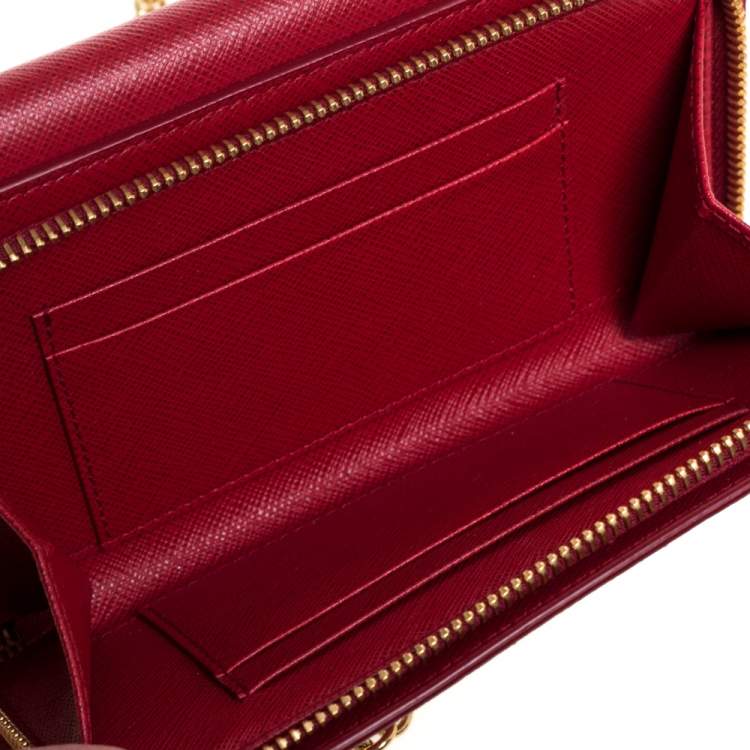 مملوكة مسبقًا Prada Red Saffiano Lux Leather Wallet on Chain