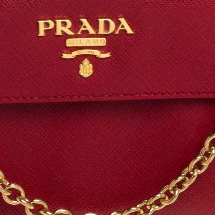 مملوكة مسبقًا Prada Red Saffiano Lux Leather Wallet on Chain