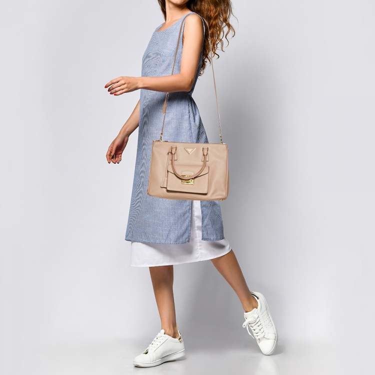 PRADA Saffiano Lux Medium Bags & Handbags for Women, Authenticity  Guaranteed