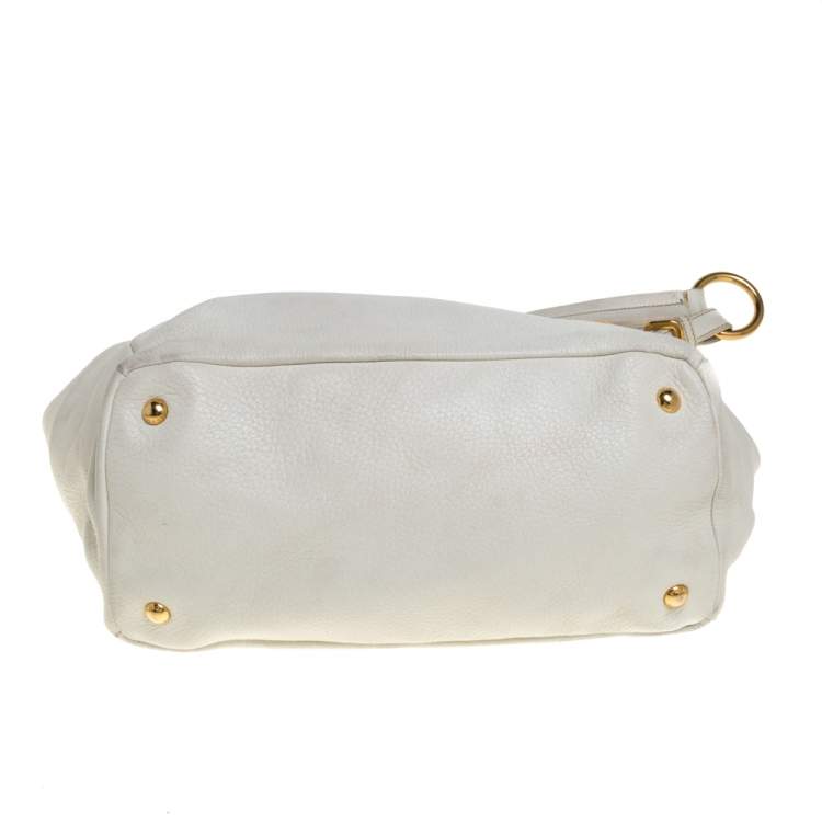 مملوكة مسبقًا Prada White Vitello Daino Leather Front Zip Hobo