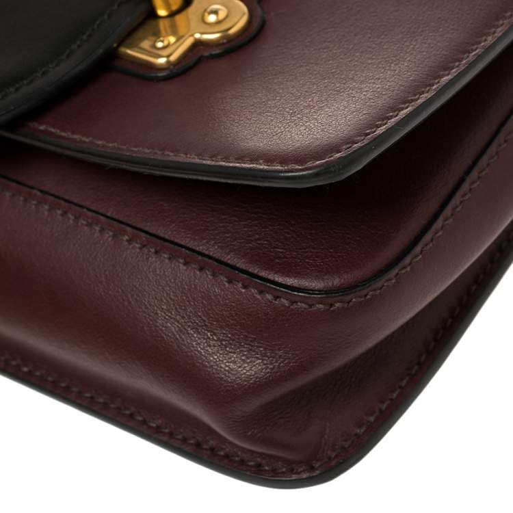 مملوكة مسبقًا Prada Burgundy/Black Leather Cahier Belt Bag