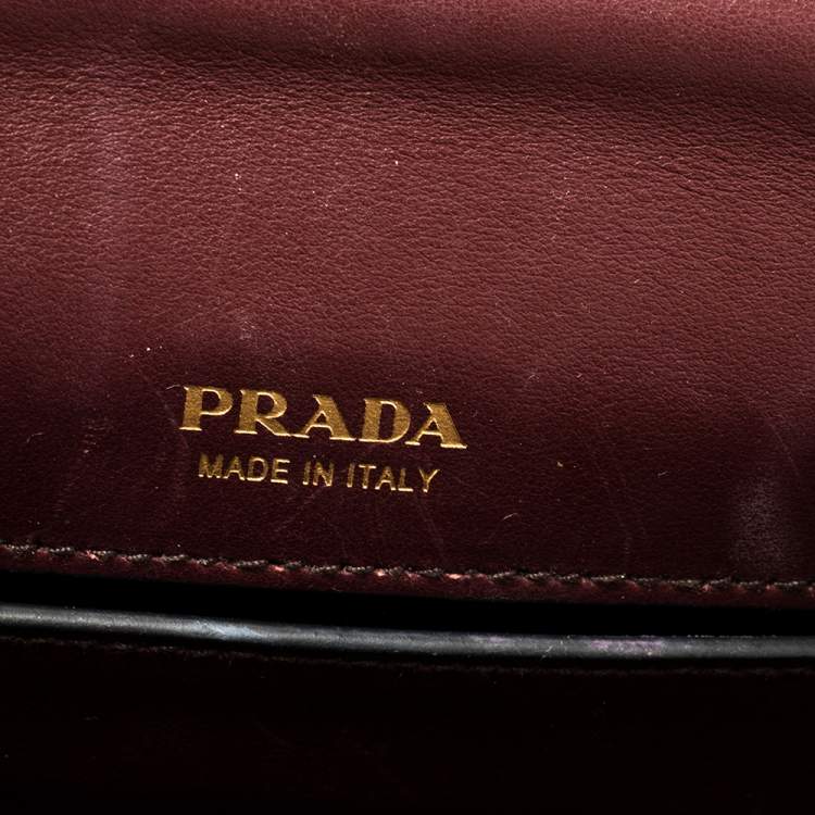 مملوكة مسبقًا Prada Burgundy/Black Leather Cahier Belt Bag