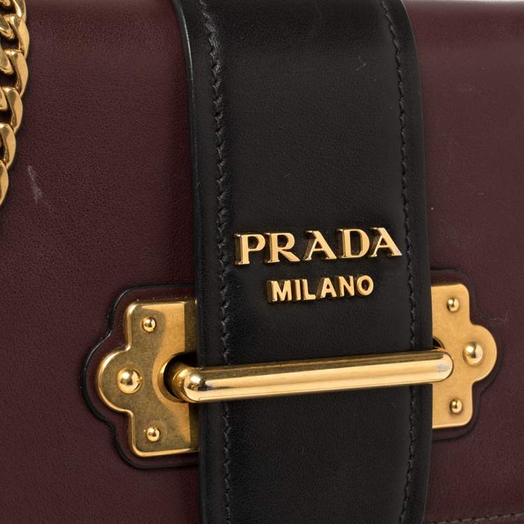 مملوكة مسبقًا Prada Burgundy/Black Leather Cahier Belt Bag
