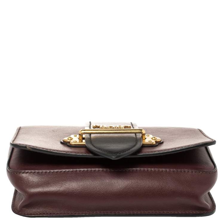 مملوكة مسبقًا Prada Burgundy/Black Leather Cahier Belt Bag