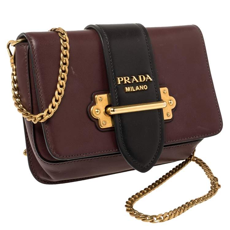 مملوكة مسبقًا Prada Burgundy/Black Leather Cahier Belt Bag