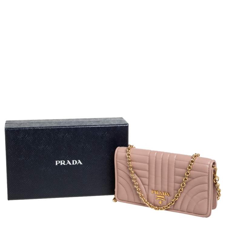 مملوكة مسبقًا Prada Beige Quilted Leather Diagramme Impunture Wallet 