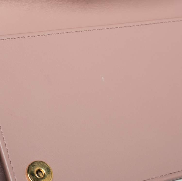 مملوكة مسبقًا Prada Beige Quilted Leather Diagramme Impunture Wallet 