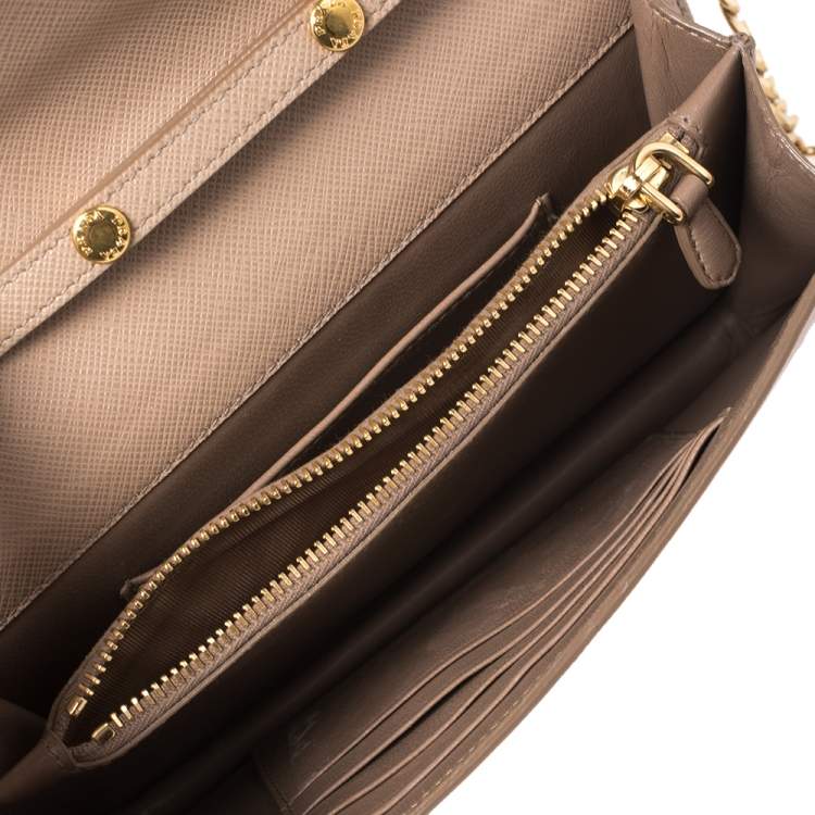 Pre Owned Prada Beige Saffiano Lux Leather Logo Plaque Wallet On Chain