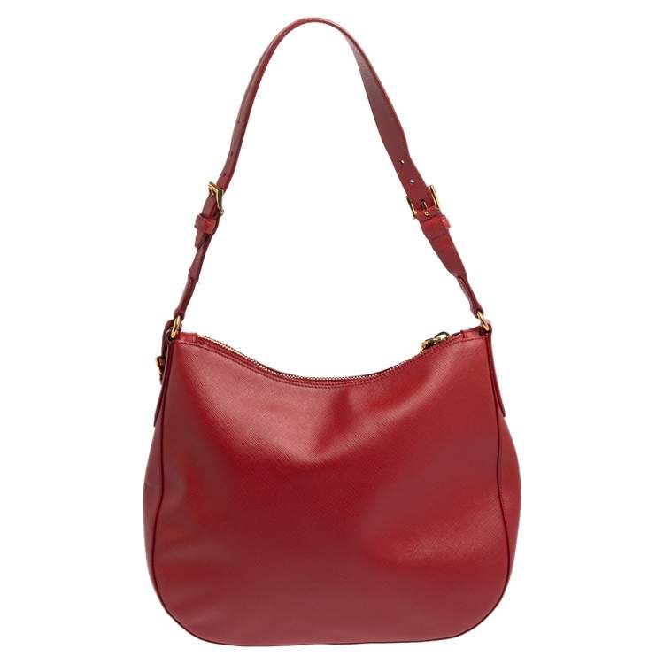 مملوكة مسبقًا Prada Red Saffiano Leather Zip Hobo