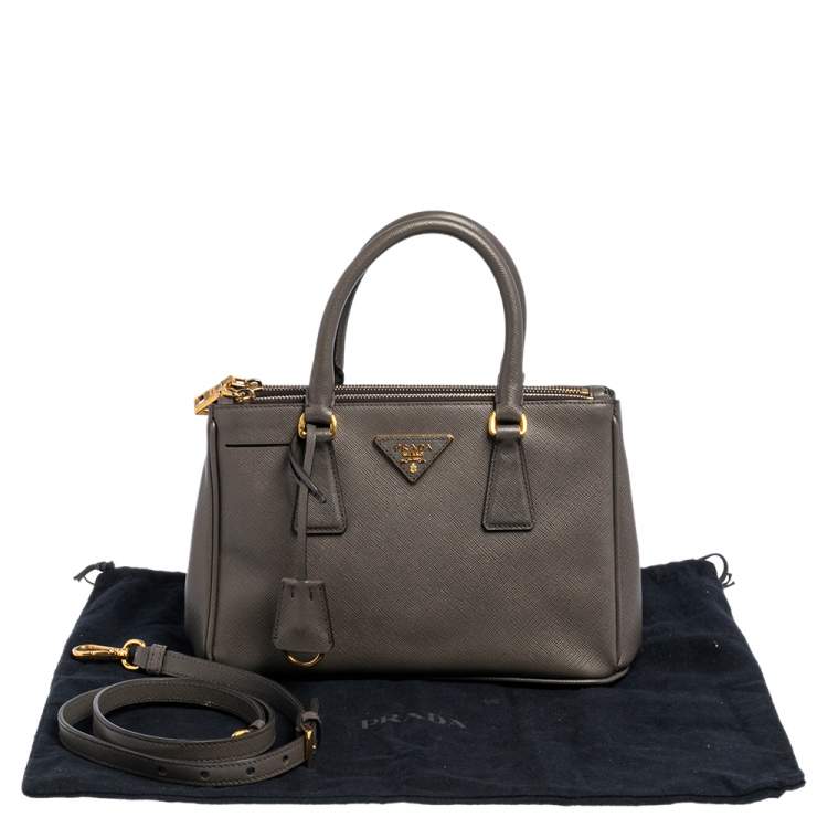 مملوكة مسبقًا Prada Grey Saffiano Lux Leather Small Galleria Tote