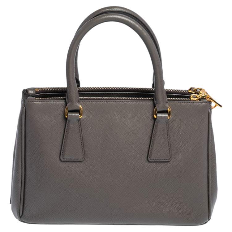 مملوكة مسبقًا Prada Grey Saffiano Lux Leather Small Galleria Tote