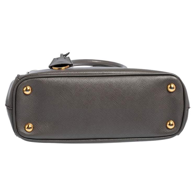مملوكة مسبقًا Prada Grey Saffiano Lux Leather Small Galleria Tote