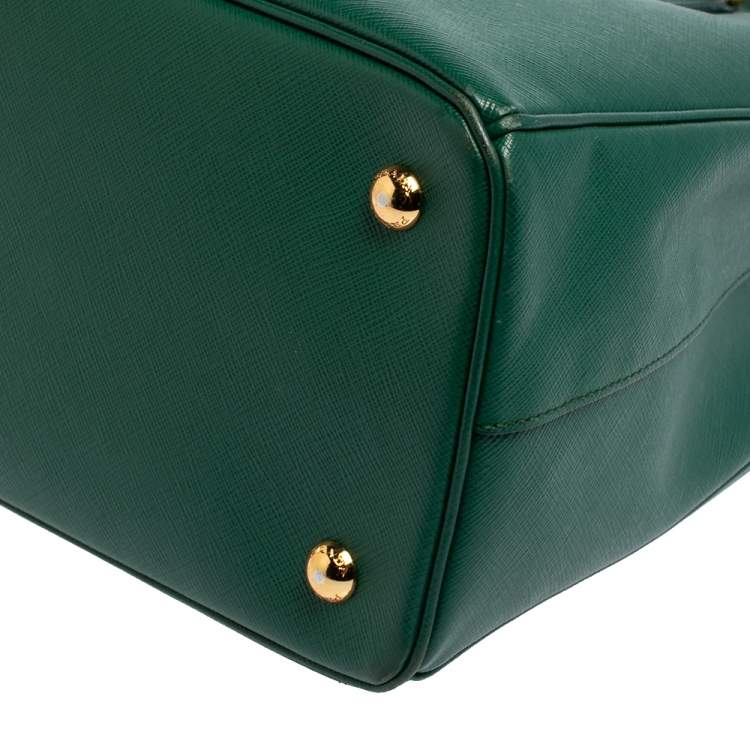 مملوكة مسبقًا Prada Green Saffiano Lux Leather Medium Galleria Tote