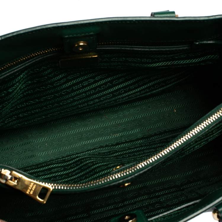 مملوكة مسبقًا Prada Green Saffiano Lux Leather Medium Galleria Tote
