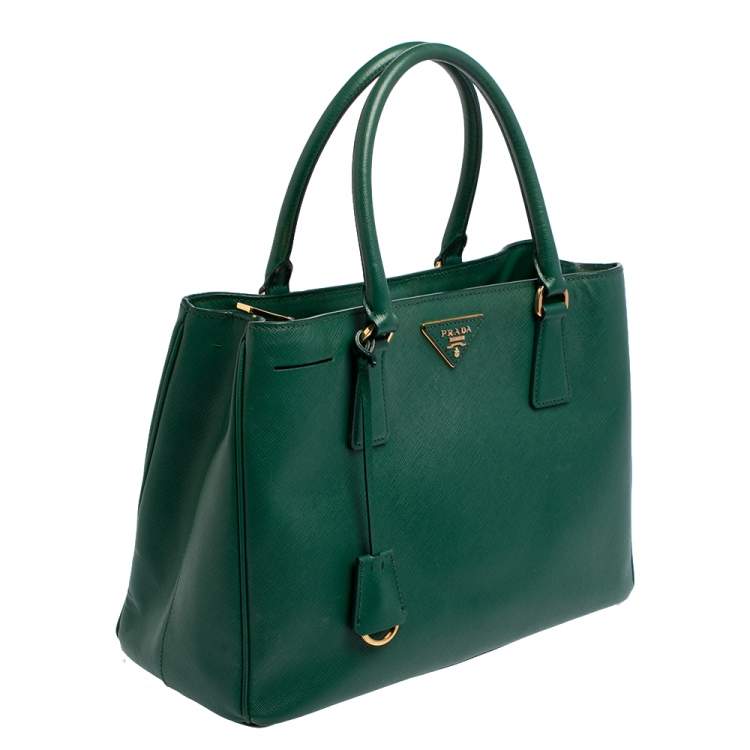 مملوكة مسبقًا Prada Green Saffiano Lux Leather Medium Galleria Tote