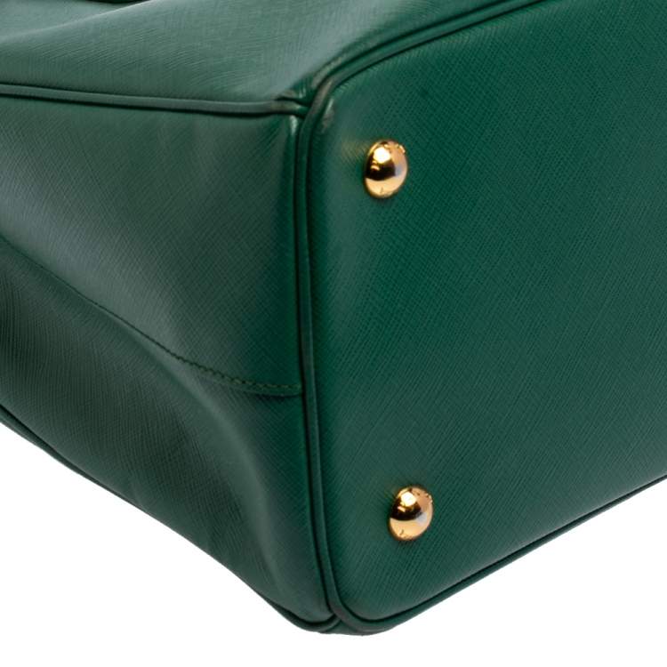 مملوكة مسبقًا Prada Green Saffiano Lux Leather Medium Galleria Tote